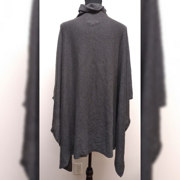 H&M Basic gray rectangular cape - Picture 7 of 10